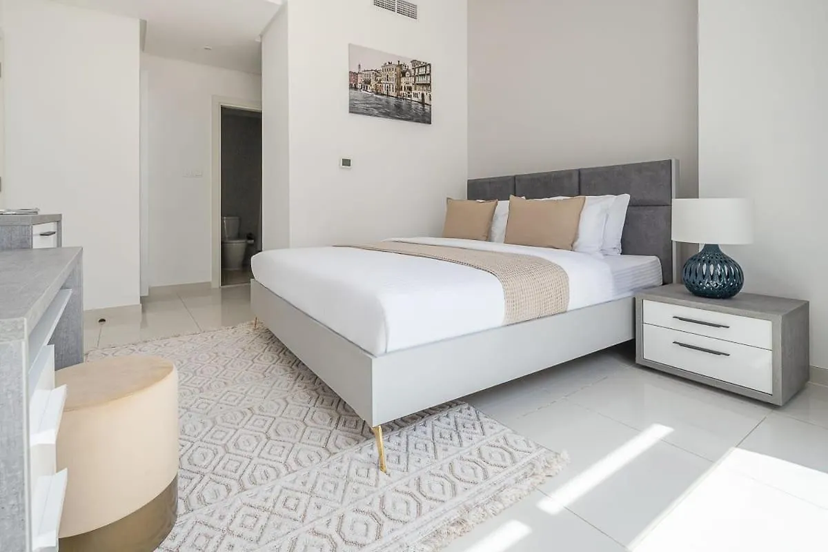 Frank Porter - Golf Promenade 3A Dubai United Arab Emirates